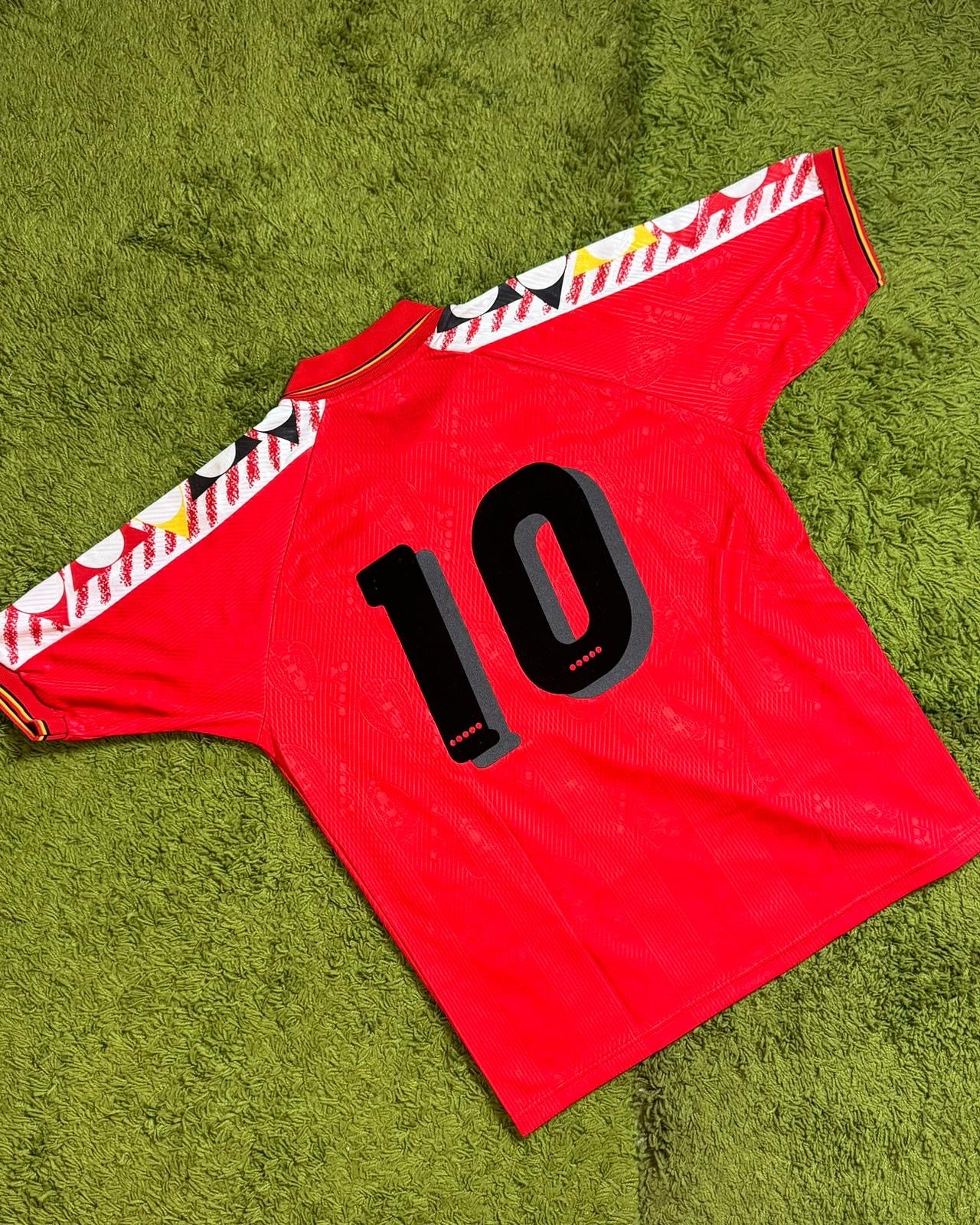 BELGIUM - WORLD CUP 1994 - HOME KIT - L/XL