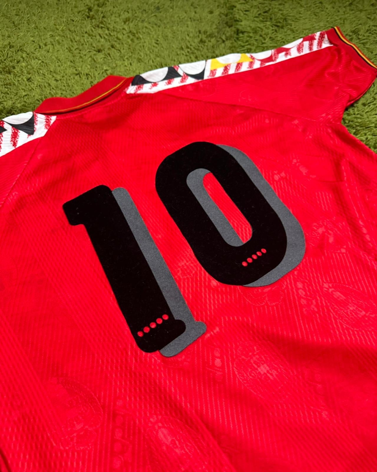 BELGIUM - WORLD CUP 1994 - HOME KIT - L/XL