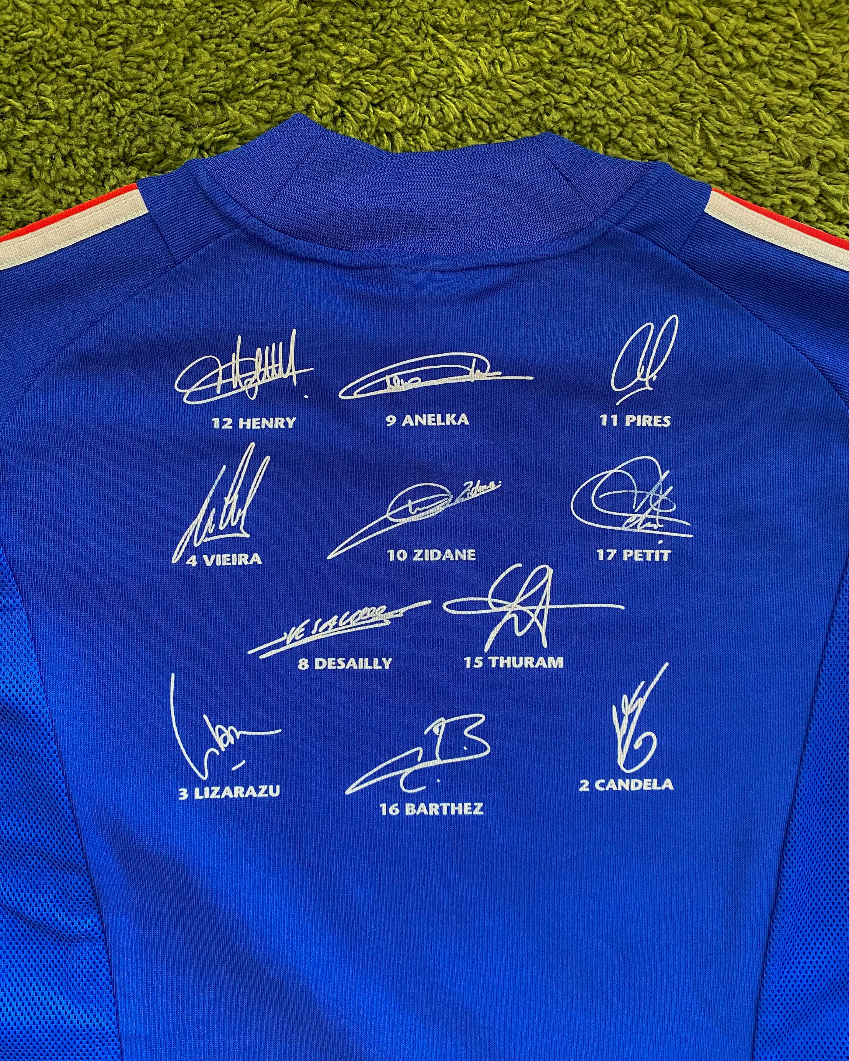 FRANCE - EURO 2002 - SIGNED HOME KIT - L